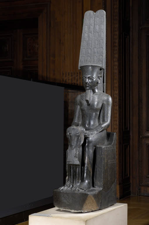 Amon protégeant Toutankhamon, Nouvel Empire, 1336-1327, diorite.